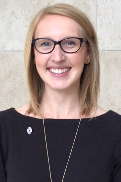 courtney luxon headshot