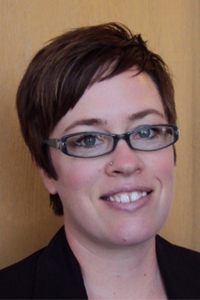 Julie Peltson headshot