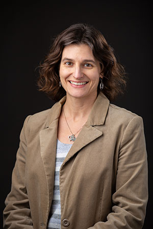 ellen rice headshot
